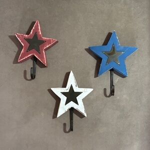 Rustic Star-Shaped Wall Hooks - Red, Blue, and White